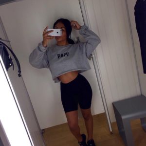 Besoin d’un rituel du soir pour échapper au quotidien Djamila - rencontre-Cougar-Bordeaux