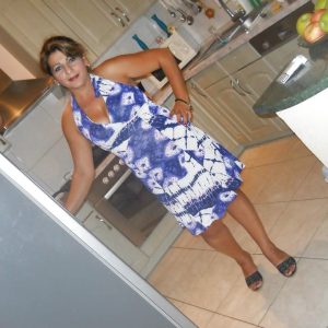 57 piges et toujours aussi chaude Samia - rencontre-Cougar-Toulon