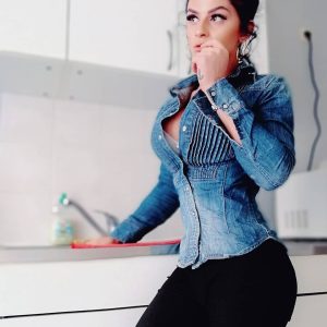 C’est les kheys ou quoi ? J’ai envie de me faire démonter par un renoi Farah - rencontre-Cougar-Villeurbanne