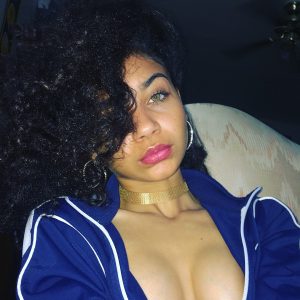 Quand le taff te broie, seul un bon coup peut te remettre Léa - rencontre-Libertine-Clermont-Ferrand