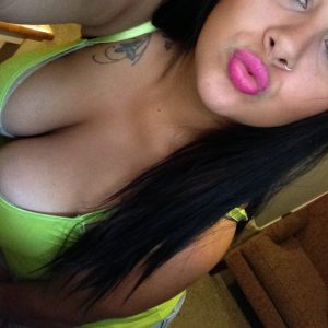 Curieuse 🌸 Layla - rencontre-Teen-Boulogne-Billancourt